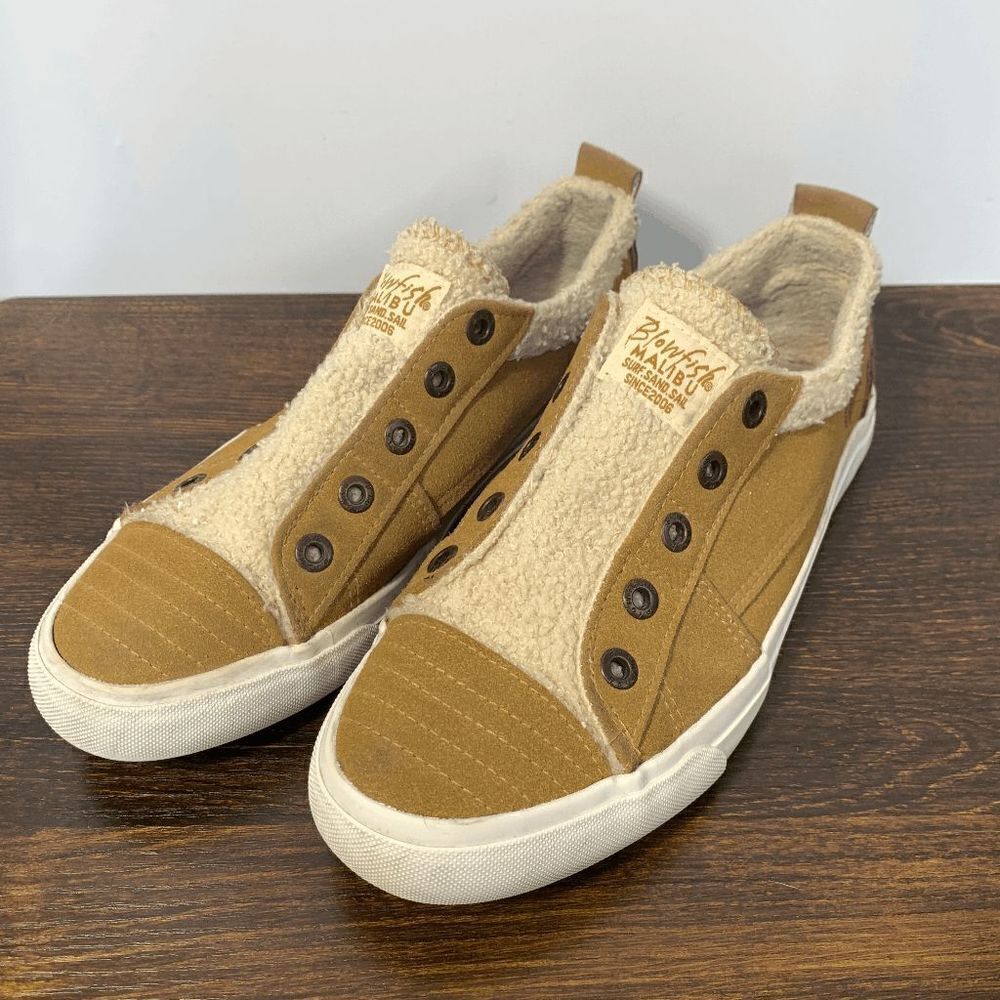 Blowfish Malibu Faux Suede Lined Round Toe Slip On Sneaker Shoe Tan Size 9.5